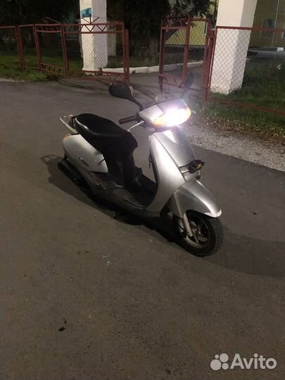 Honda lead 90