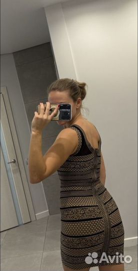 Красивое платье размер s