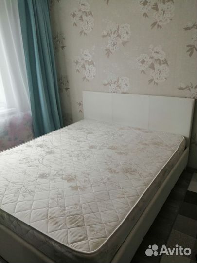 Кровать