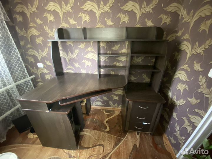 Компьютерный стол