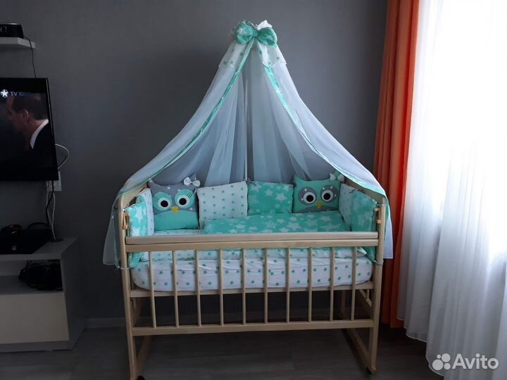 Бортики, балдахин, подушка, одеяло в кроватку