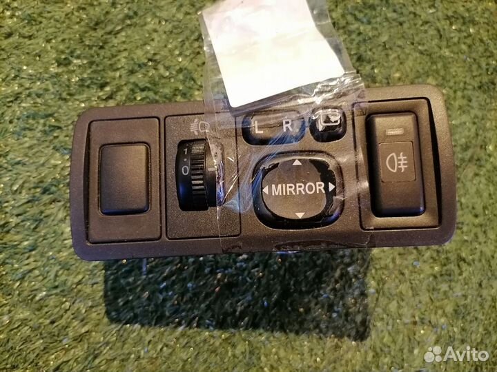 Кнопка регулировки зеркал 84872-05010 Toyota Avens