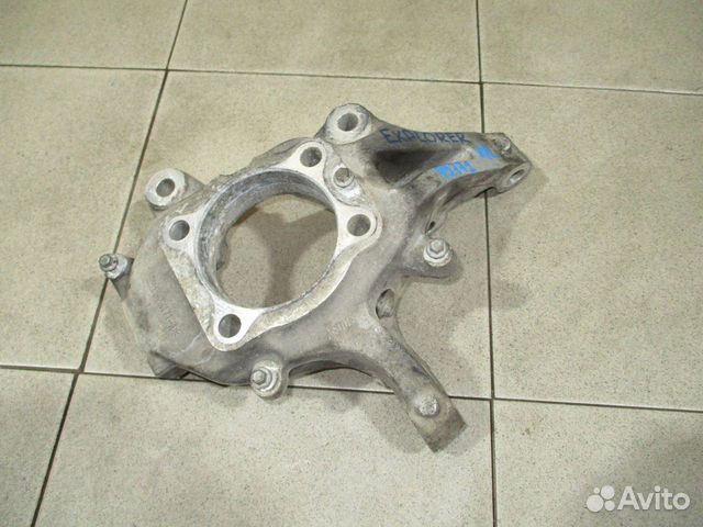 Кулак поворотный передний левый Ford Explorer 5