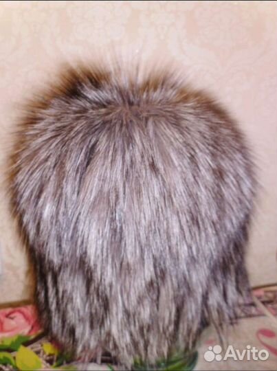 Зимняя женская шапка
