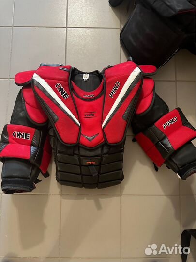 Вратарская хоккейная форма