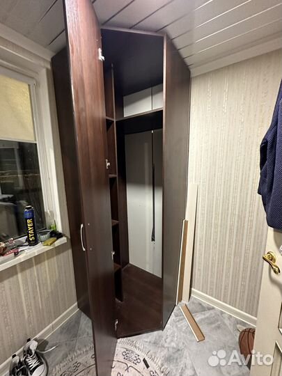 Угловой шкаф