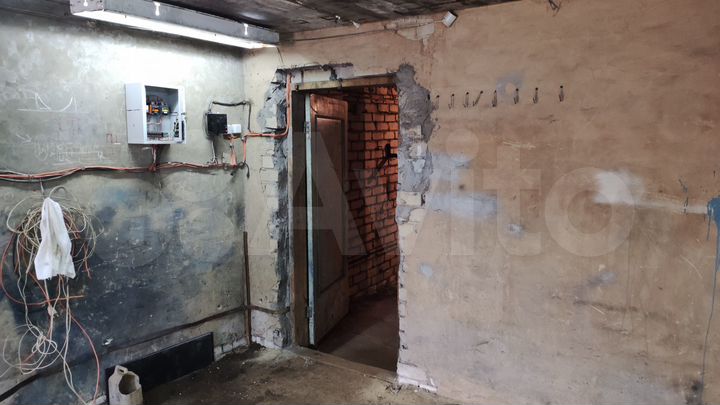 Гараж, > 30 м²