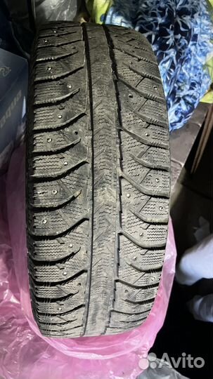 Bridgestone Ice Cruiser 7000 215/65 R16