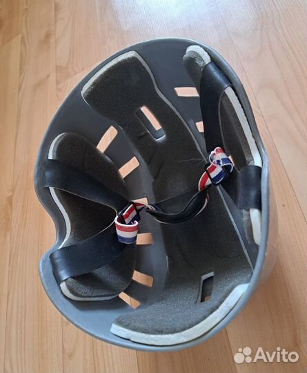 Защитный комплект: шлем, наколенники, налокотники