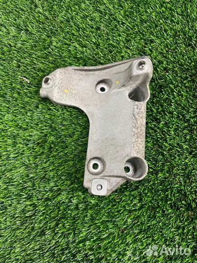 Кронштейн компрессора кондиционера Bmw 1 E87