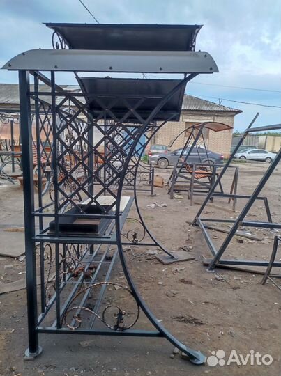 Кованный мангал с крышей 