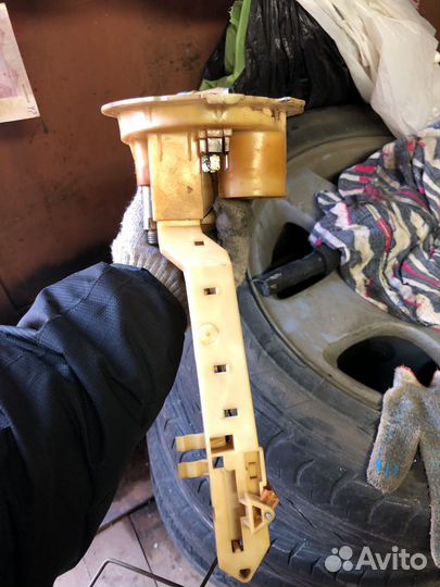 Датчик уровня топливо ауди 100 а6 с4 кватро