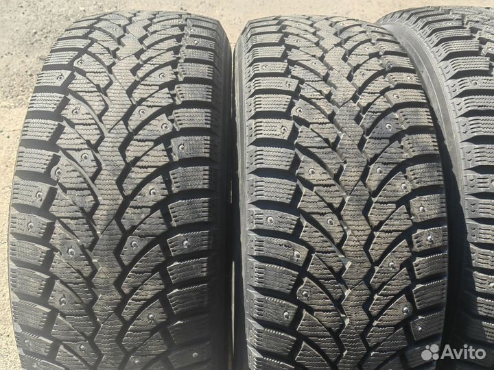 Pirelli Formula Ice 235/65 R17 108T