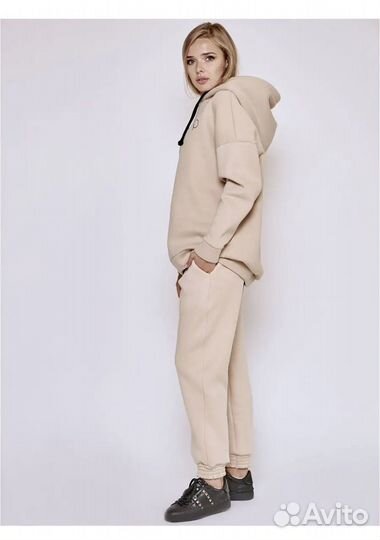 Спортивный костюм женский