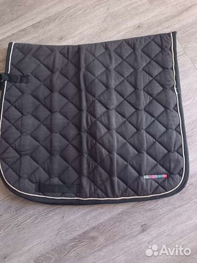 Для лошади вальтрапы