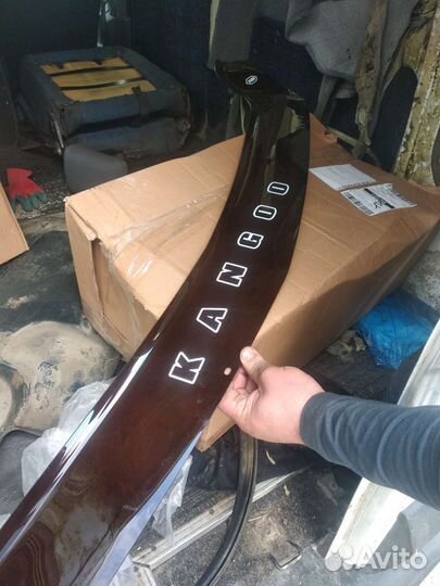 Мухобойка (дефлектор) на капот Рено Kengoo с 2007г