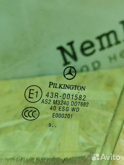 Стекло двери заднее левое Mercedes-Benz C-Class