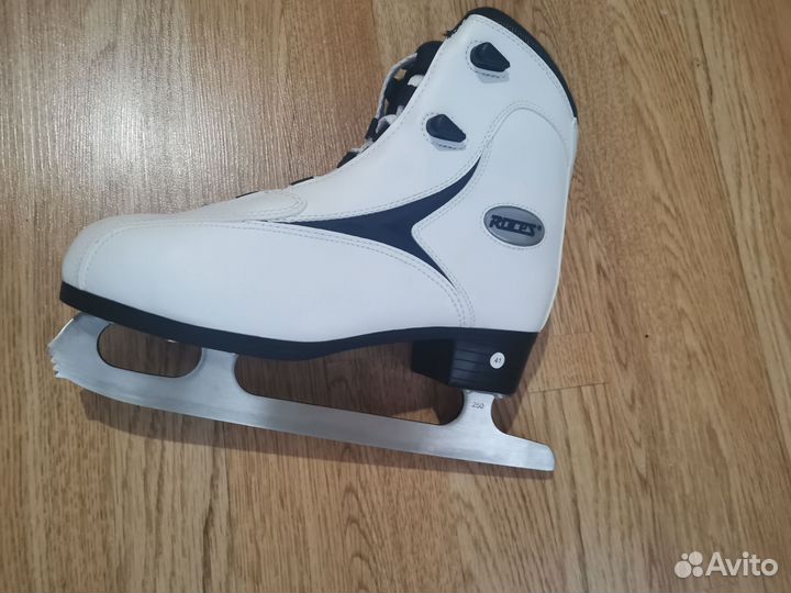 Коньки фигурные женские 41 размер новые