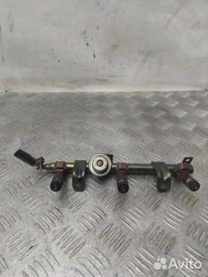 Топливная рампа Subaru Outback 3.0 EZ30 2004