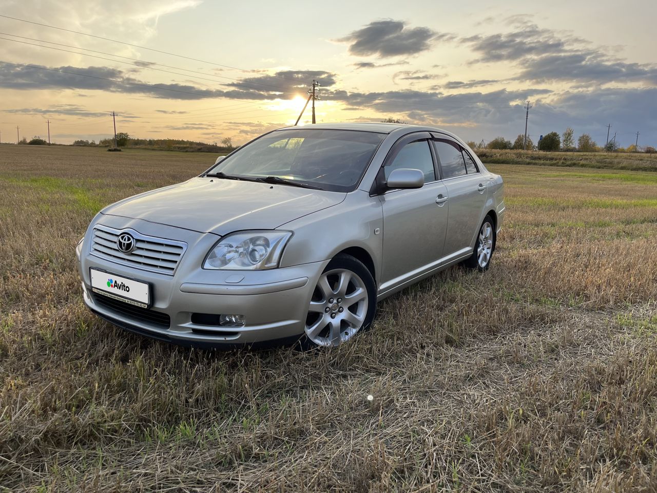 Toyota Avensis: фото владельца