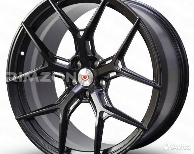 Кованый диск в стиле vossen R19 5x112