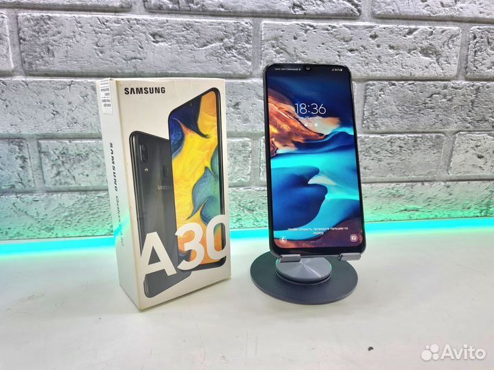 Samsung Galaxy A30, 4/64 ГБ