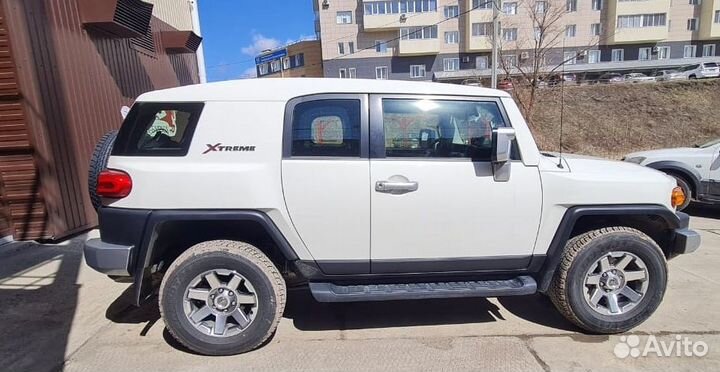 Аренда Toyota FJ Cruiser 2022 года на Алтае