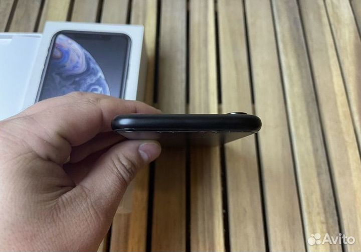 iPhone Xr, 64 ГБ