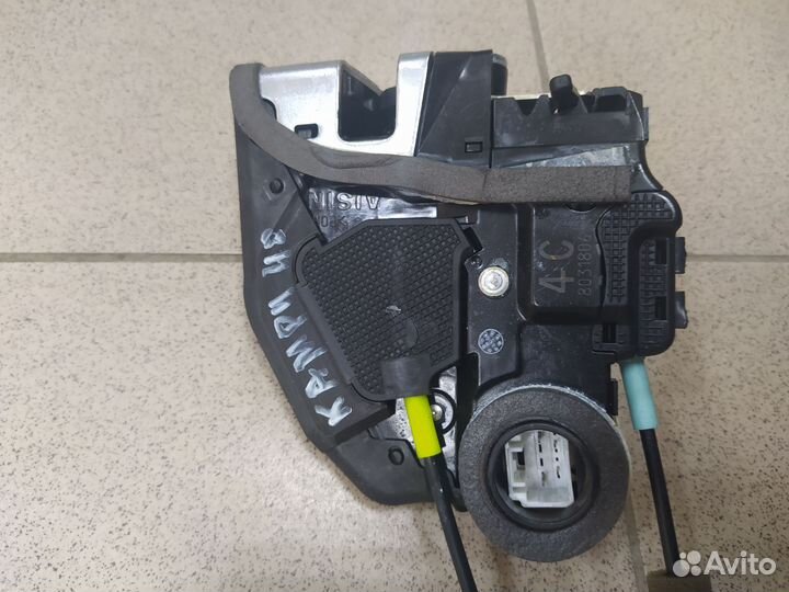 Замок двери задний правый камри 40