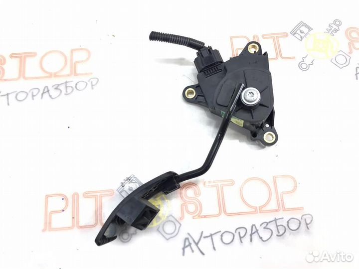 Педаль газа Nissan Qashqai (J10) 2006 - 2010