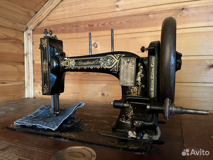 Антикварная швейная машинка Siedel&Naumann