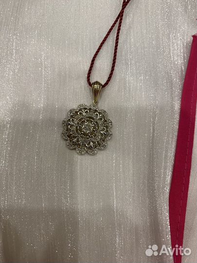 Золотой кулон