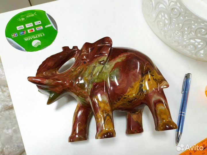Слон из оникса. Большой. Красивый