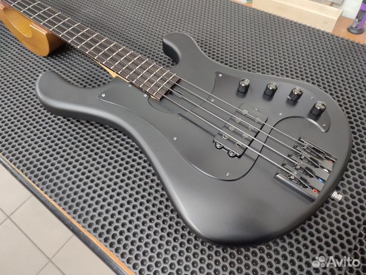 Бас-гитара Dean EricBass Signature Hillsboro