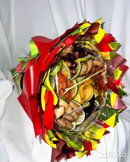 Букеты из зефира, колбасы, шоколада, сухофруктов