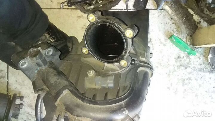 Опель астра H 2008г 1.6 XER впускной колектор