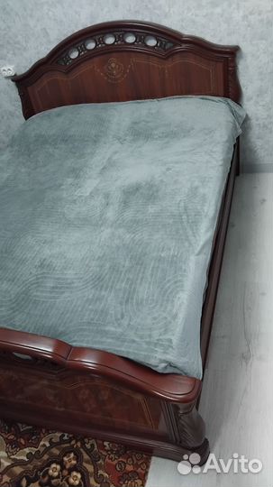 Кровать двухспальная