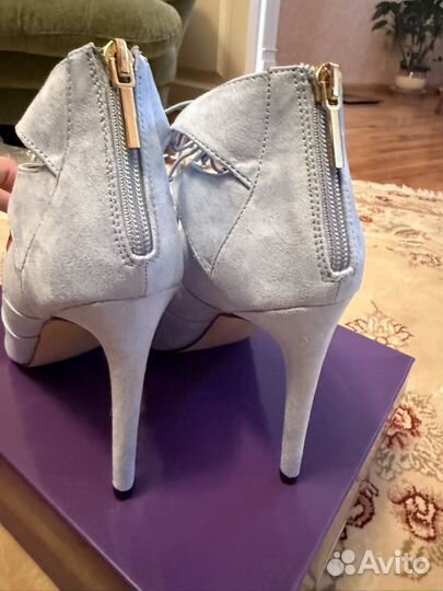 Босоножки новые 39 размер