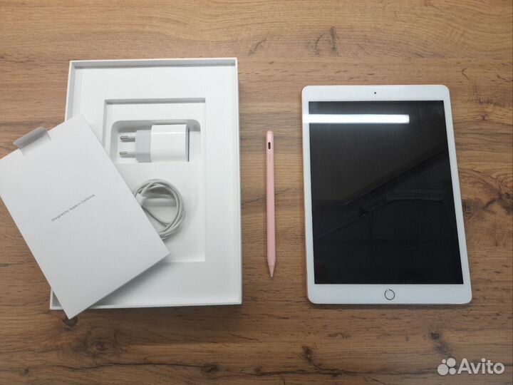 iPad 8 поколения wifi 32 Гб+ стилус goojodoq
