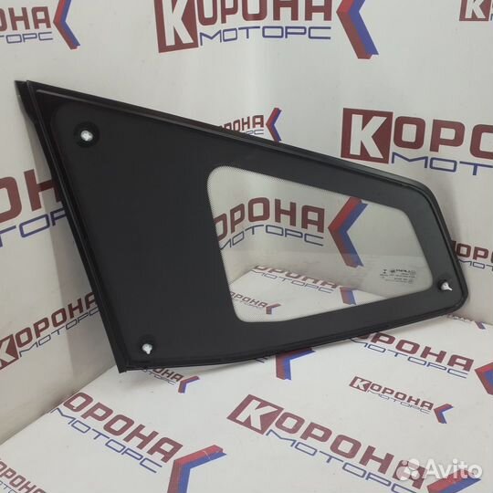 Стекло кузова правое глухое