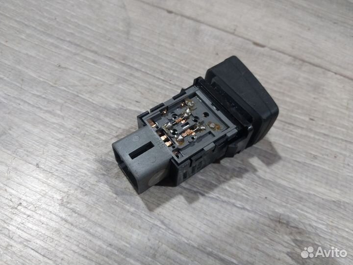 Кнопка обогрева переднего стекла Hyundai Tucson JM