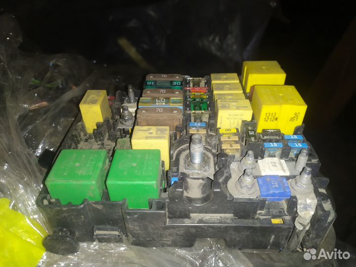 Peugeot 301 блок предохранитель