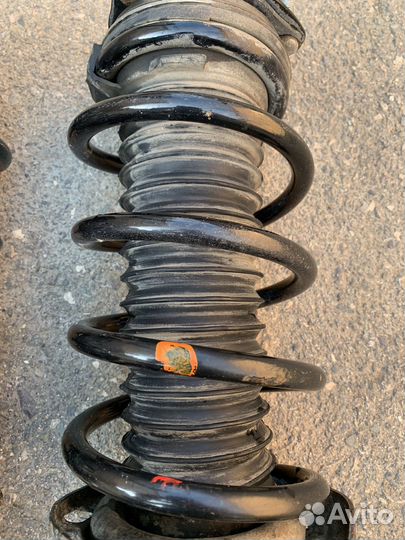 Передние стойки Хонда Цивик 4D