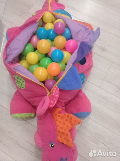 Динозавр с шариками