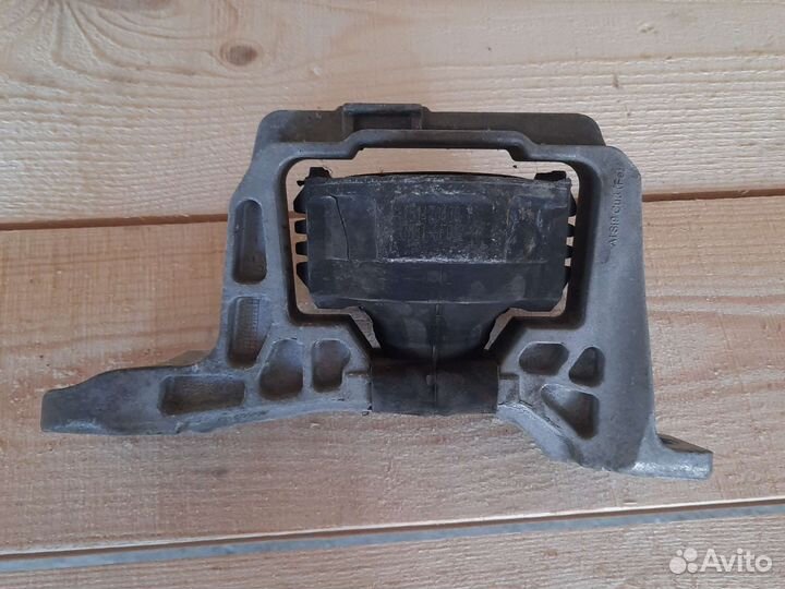 Подушка двигателя правая 2.0л Ford Focus 2