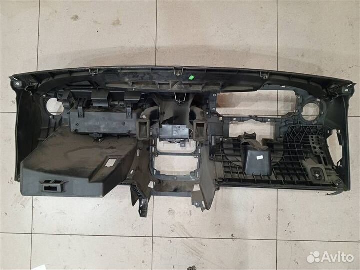 Торпедо Renault Sandero 2009-2014