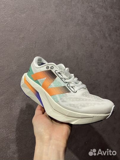 Беговые кроссовки New balance fuelcell elite v.4