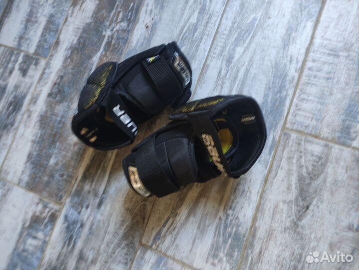 Налокотники хоккейные sr s