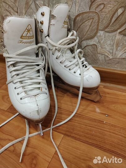 Фигурные коньки jackson