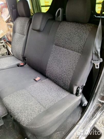 Второй ряд сидений LADA Largus